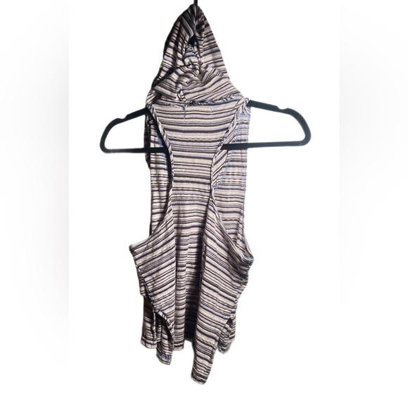 We The Free on fire blue stripe multi coloured hooded sleeveless crop top XS - Picture 3 of 7